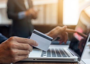 5 consumer behaviors that will define retail in 2023