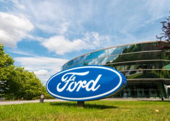 Ford recalls 462,000 vehicles for rear camera display failure