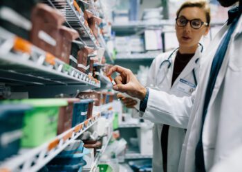 Walmart, CVS Health adjust pharmacy hours due to labor crunch