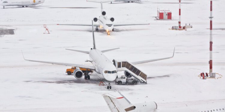 Airlines cancel over 1,800 U.S. flights as ice storm hits multiple states - CEO North America Airlines cancel over 1,800 U.S. flights as ice storm hits multiple states
