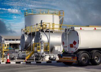 Oil falls on demand fears as Fed ‘make or break moment’ approaches