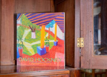 Art investors ‘should seek opportunities in mid-level market’