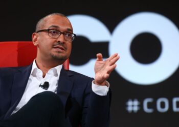 Icahn forces CEO DeSouza out of Illumina