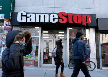 Videogame retailer GameStop fires CEO