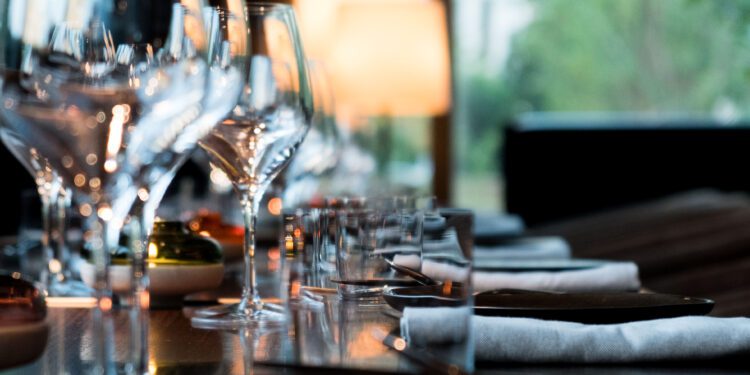 Loosen your belts: The power lunch is back!