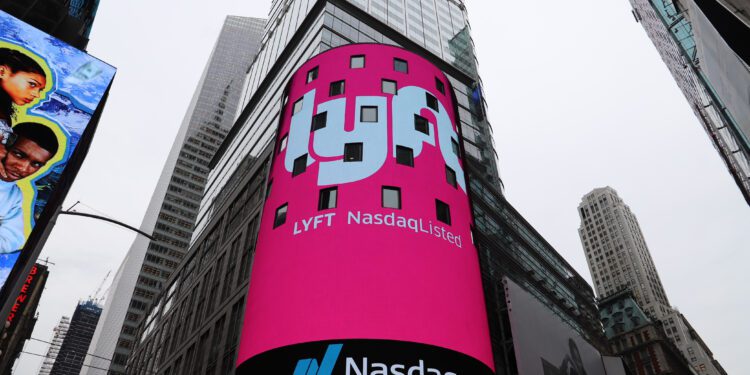 Tech stocks fall as traders reconsider rate cuts predictions - CEO North America Tech stocks fall as traders reconsider rate cuts predictions