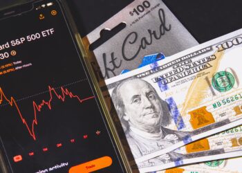 Tech giants push S&P 500 up 1% after two-day slump