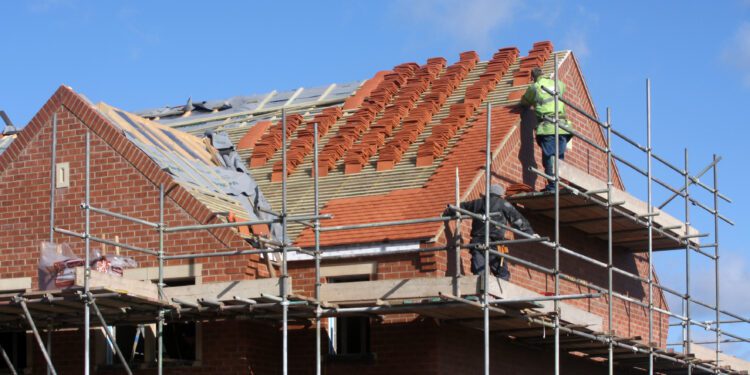 New US home constructions at highest level in three decades