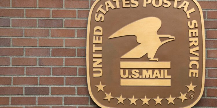 USPS out to grab business from UPS, FedEx