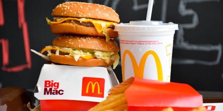 Jury awards $800,000 to girl burned by Chicken McNugget