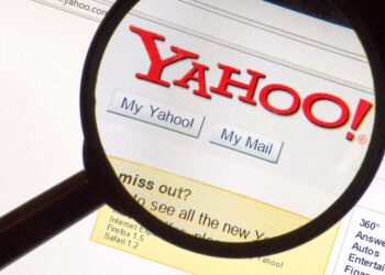 Yahoo makes a public market comeback