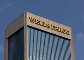Wells Fargo exceeds expectations, sets earnings aside for loan losses