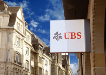 UBS goes on wealth manager hiring spree