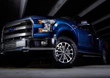 Ford recalls hundreds of thousands of F-150s