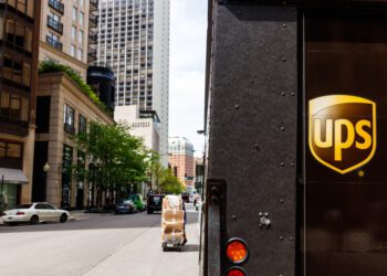 UPS drivers to now earn $170,00 on average annually