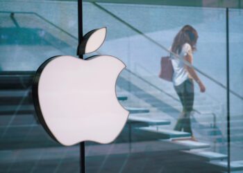 Apple’s sales continue multi-quarter decline
