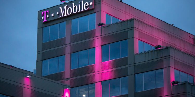 T-Mobile to fire thousands of employees - CEO North America T-Mobile to fire thousands of employees