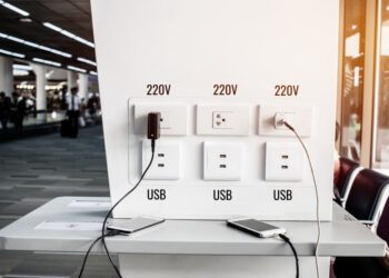 FBI urges consumers against public charging stations