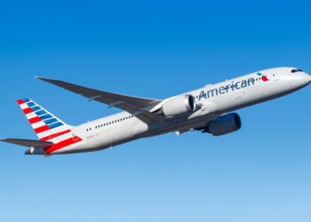 American Airlines pilots approve new labor contract