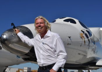Virgin Galactic succeeds with first space tourism flight