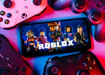 Roblox shares sink 21%