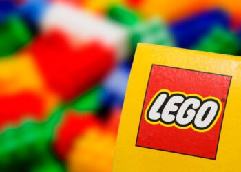 Lego revenue grows as other toymakers slump