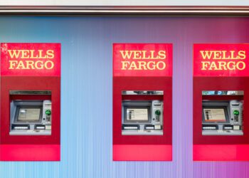Wells Fargo solves direct deposit glitch