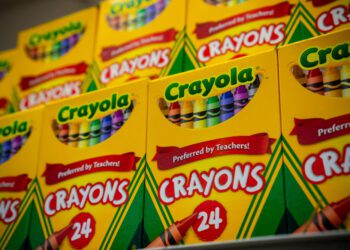 Crayola shifts toward flower sales