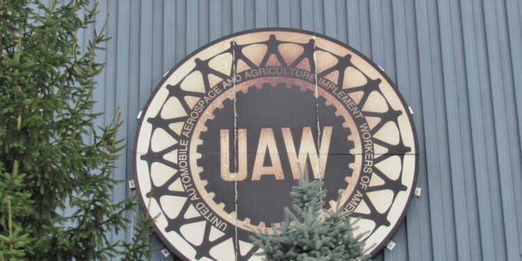 UAW adds pressure for expanded autoplant strikes - CEO North America UAW adds pressure for expanded autoplant strikes