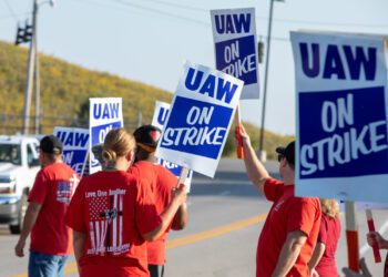 UAW begins strike against automaking giants