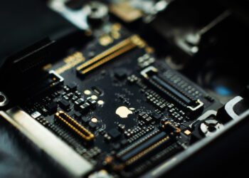 Apple signs major deal with Arm