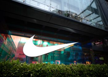 Nike falls short of revenue expectations