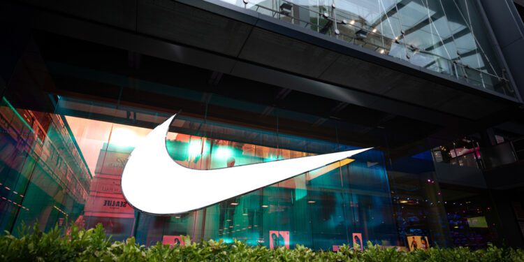 Nike falls short of revenue expectations
