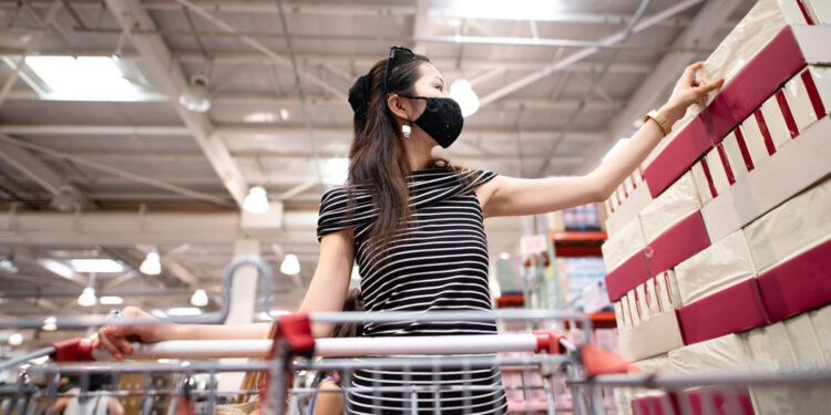 Retailers’ holiday hiring plans sink to lowest levels since 2008