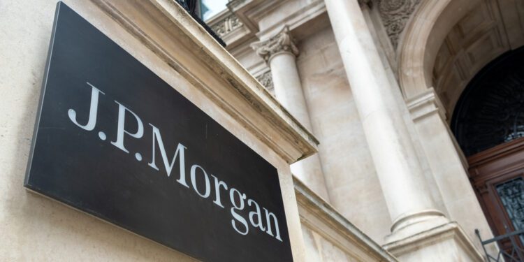 JP Morgan to implement online payroll services - CEO North America JP Morgan to implement online payroll services
