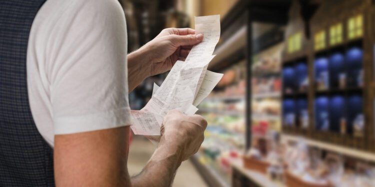 U.S. consumers signal optimism about inflation