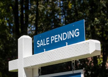 Pending home sales sink to new low