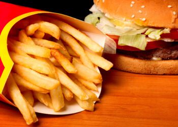 Fast food chains to raise California prices following minimum wage hike