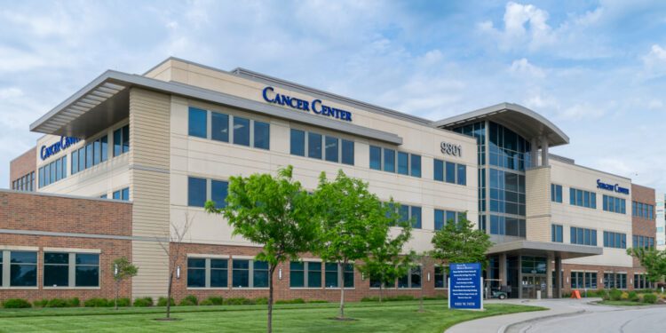 U.S. cancer centers crippled by lack of drug supply - CEO North America U.S. cancer centers crippled by lack of drug supply