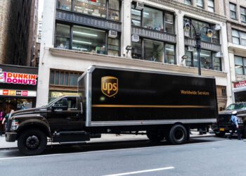 UPS reports lowered Q3 earnings 
