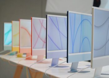 Apple unveils new iMac and Macbook models