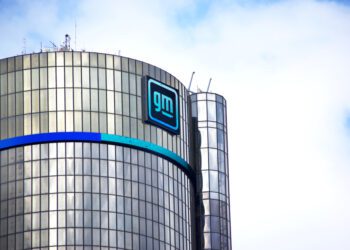 GM suspends robotaxi service in California