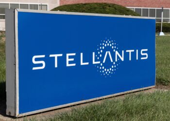 UAW calls for strike at Stellantis’ Ram facility