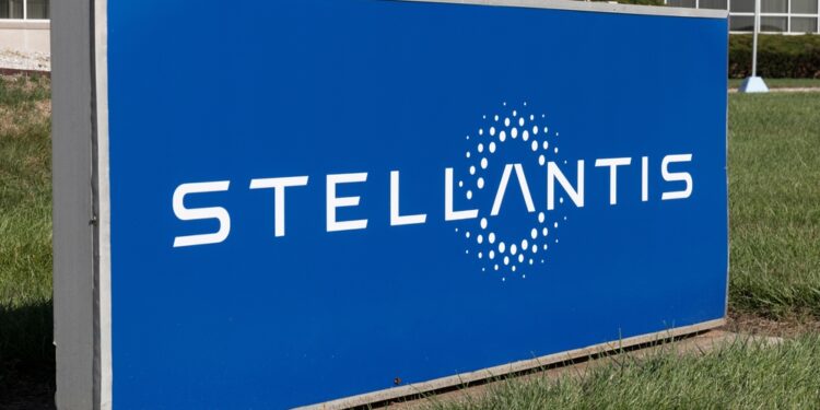 UAW calls for strike at Stellantis’ Ram facility