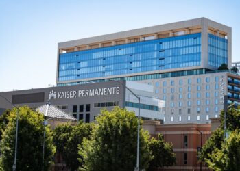 Health care union reaches tentative deal with Kaiser Permanente
