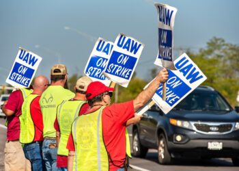 Automakers lay off 500 workers due to UAW strike