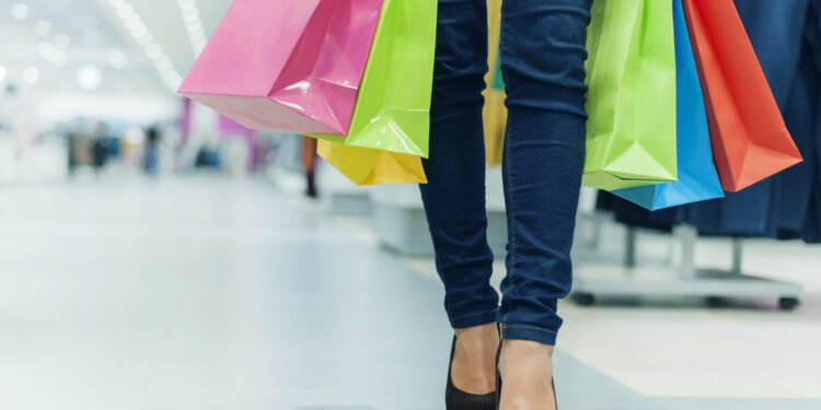 Small businesses look to take hold of holiday shopping fever - CEO North America Small businesses look to take hold of holiday shopping fever