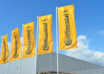 Continental to slash thousands of jobs