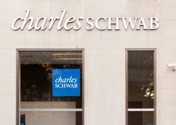 Charles Schwab lays off 2,000 staffers