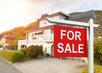 US homesales sink to 13-year low in October